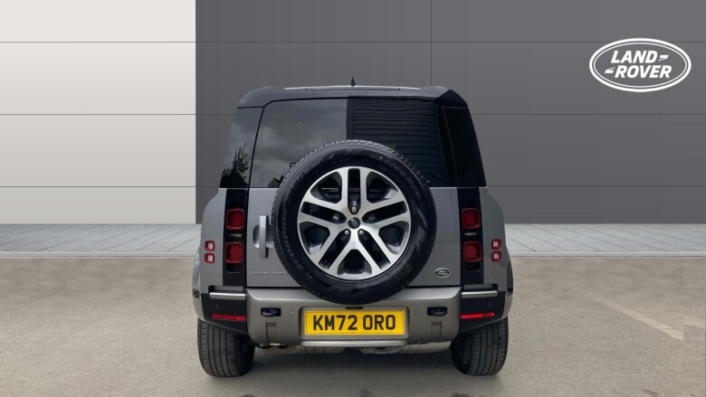Land Rover Defender 3.0 D300 X-Dynamic SE 110 5dr Auto [7 Seat] Diesel Estate